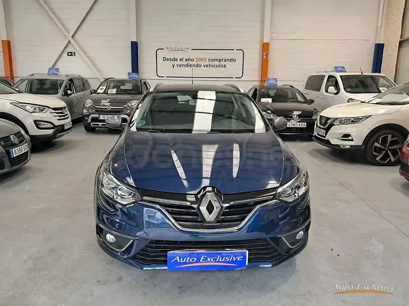 Usado Renault Mégane Bose Edition 115 CV (84 kW) 2019 Azul Berlina