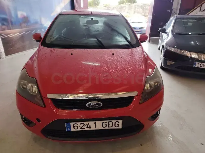 Usado Ford Focus Trend 115 CV (84 kW) 2008 Rojo Berlina