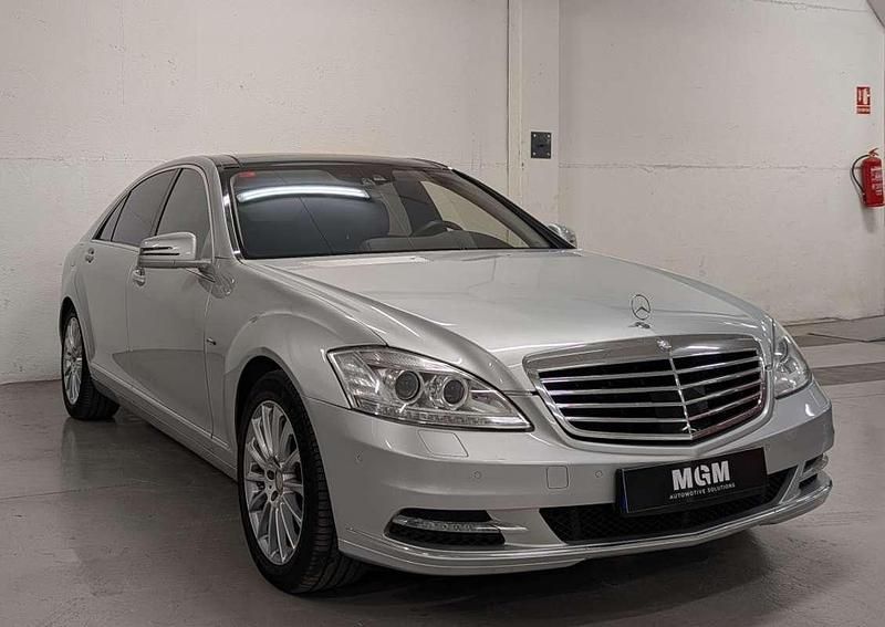 Usado Mercedes S500 435 CV (319 kW) 2011 Plateado Berlina