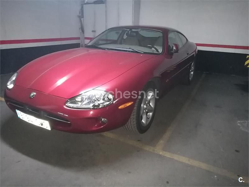 Usado Jaguar XK8 290 CV (213 kW) 2000 Rojo Coupe