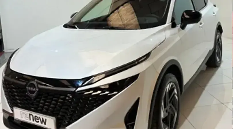 Usado Nissan Qashqai N-Connecta 158 CV (116 kW) 2025 Kori white techo black SUV