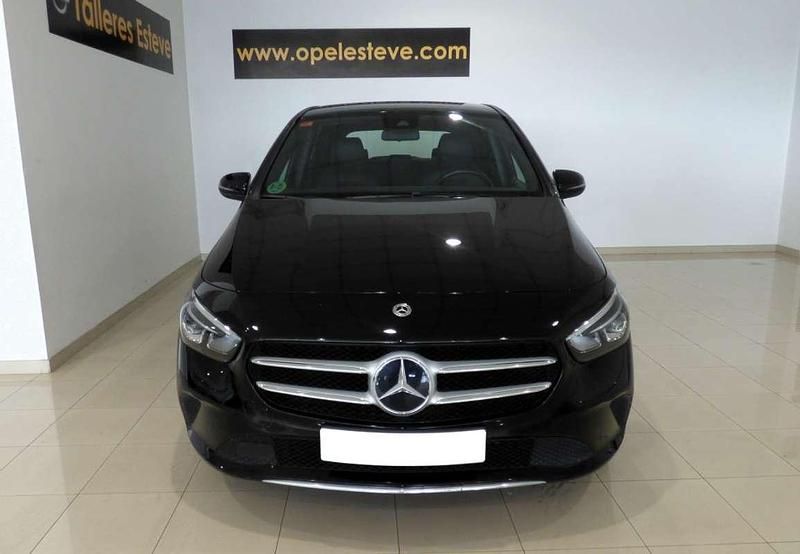 Usado Mercedes B180 116 CV (85 kW) 2021 Negro Monovolumen
