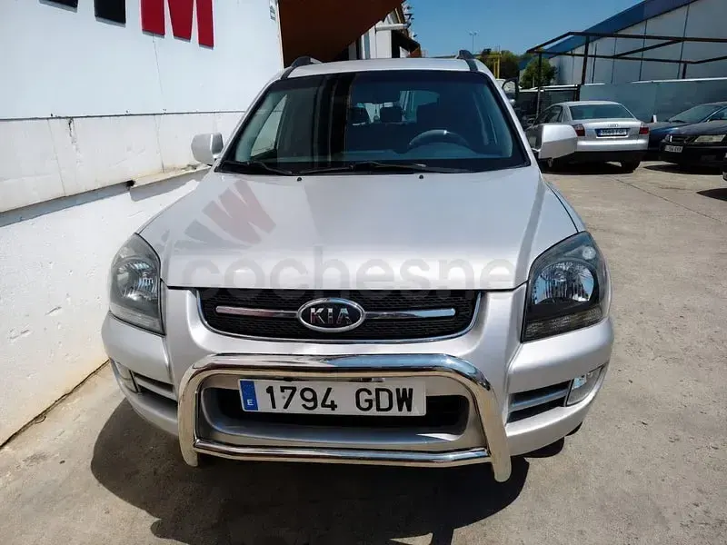 Usado Kia Sportage Active 140 CV (102 kW) 2008 Gris / plata SUV