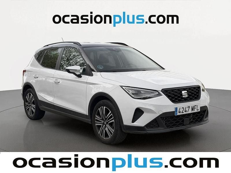 Usado Seat Arona Style 110 CV (80 kW) 2023 Blanco SUV