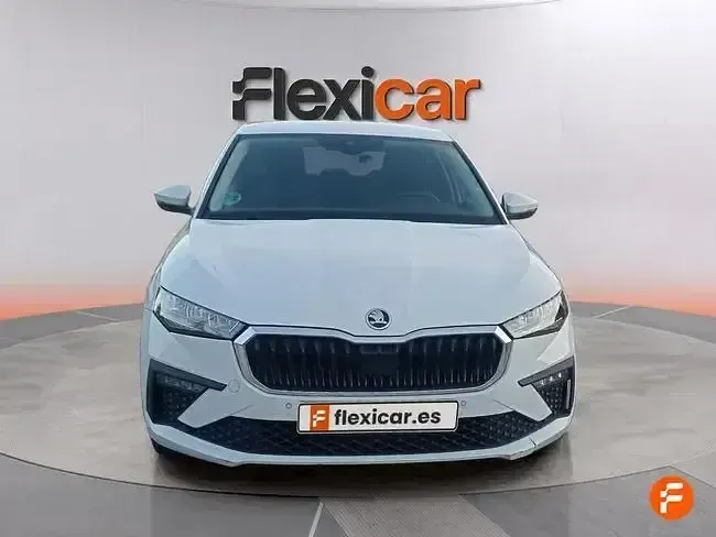 Usado Skoda Scala Selection 115 CV (84 kW) 2024 Blanco Utilitario