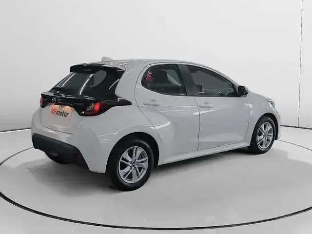 Usado Mazda 2 116 CV (85 kW) 2023 Blanco Utilitario