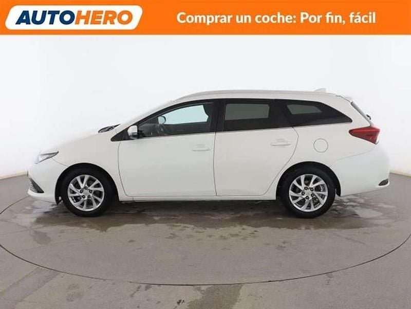 Usado Toyota Auris Active 110 CV (80 kW) 2016 Blanco Familiar