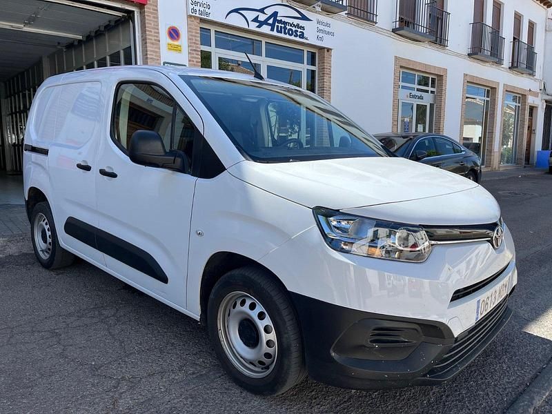 Usado Toyota Proace City City 100 CV (73 kW) 2022 Blanco Monovolumen