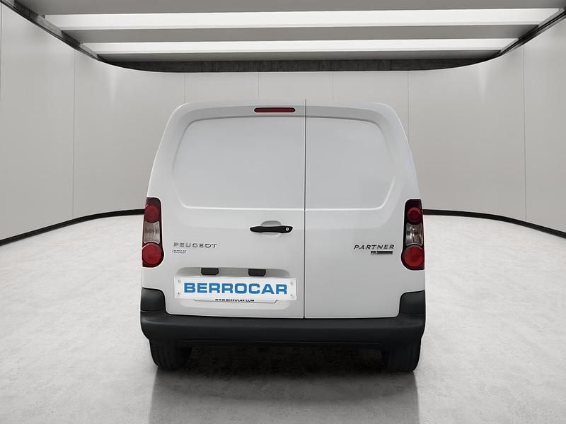 Usado Peugeot Partner 49 kW (67 CV) 2018 Blanco Monovolumen