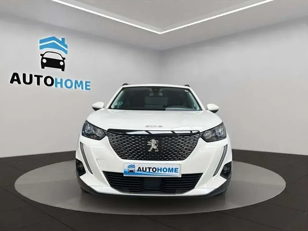 Usado Peugeot 2008 Active 99 CV (72 kW) 2020 Blanco SUV