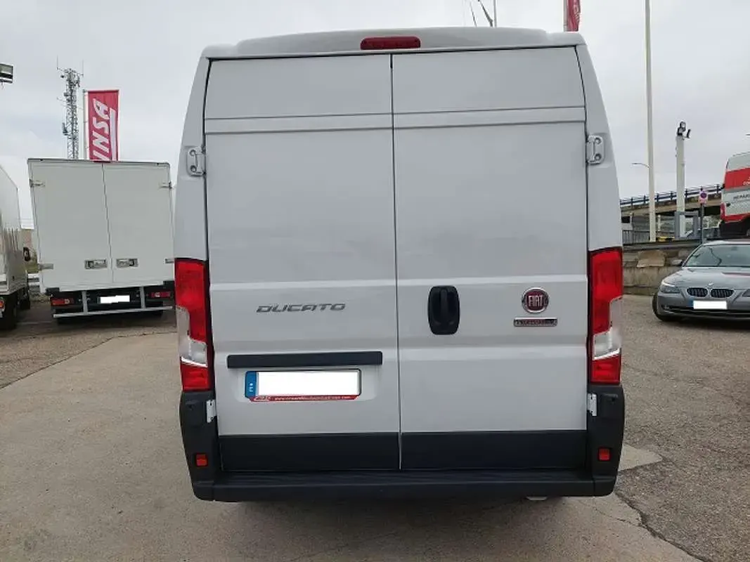 Usado Fiat Ducato 140 CV (102 kW) 2023 Blanco Van