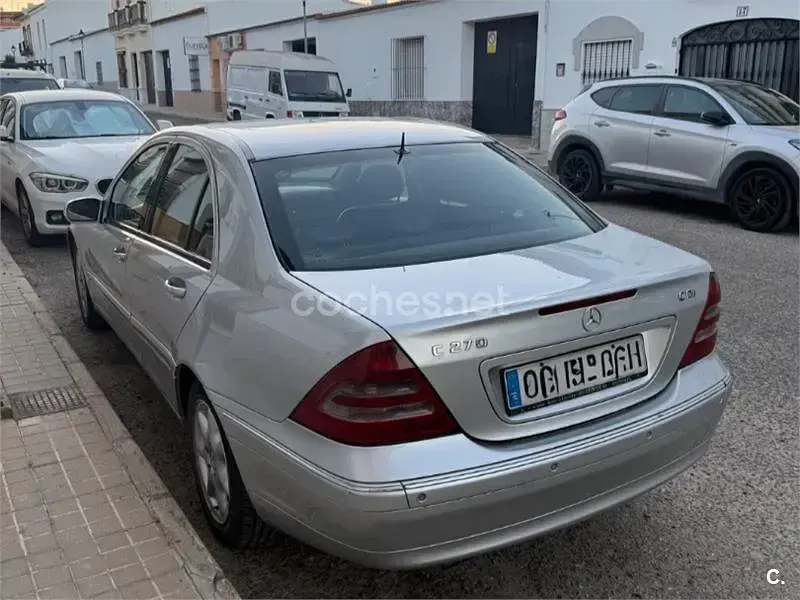 Usado Mercedes C270 Elegance 170 CV (125 kW) 2003 Gris / plata Berlina