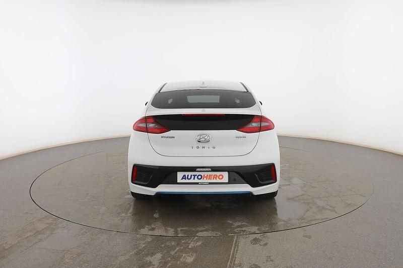 Usado Hyundai Ioniq 141 CV (103 kW) 2019 Blanco Utilitario