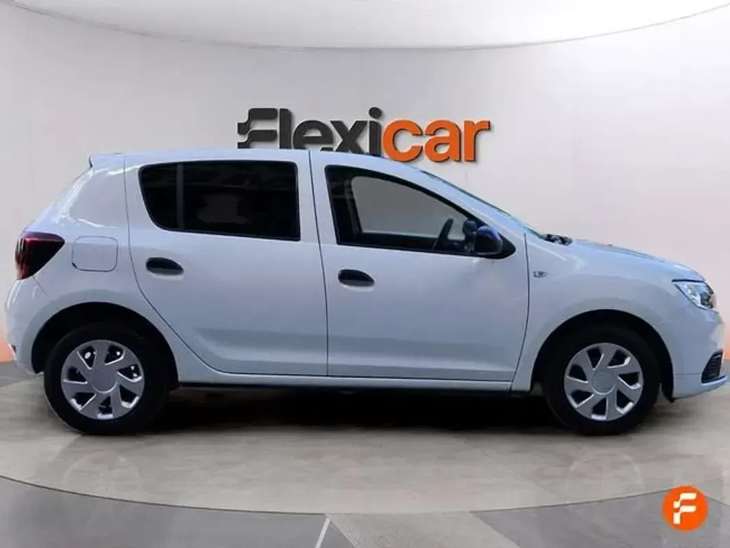 Usado Dacia Sandero Ambiance 75 CV (55 kW) 2017 Blanco Utilitario
