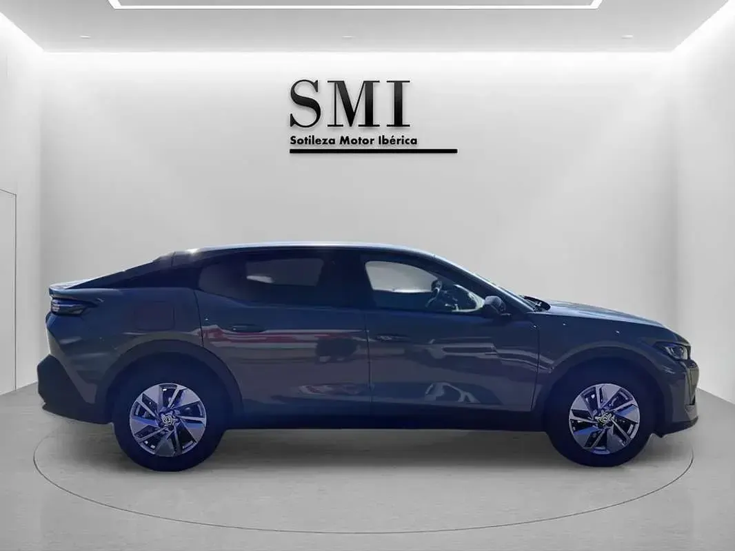 Usado Peugeot 408 Allure 136 CV (100 kW) 2024 Gris SUV