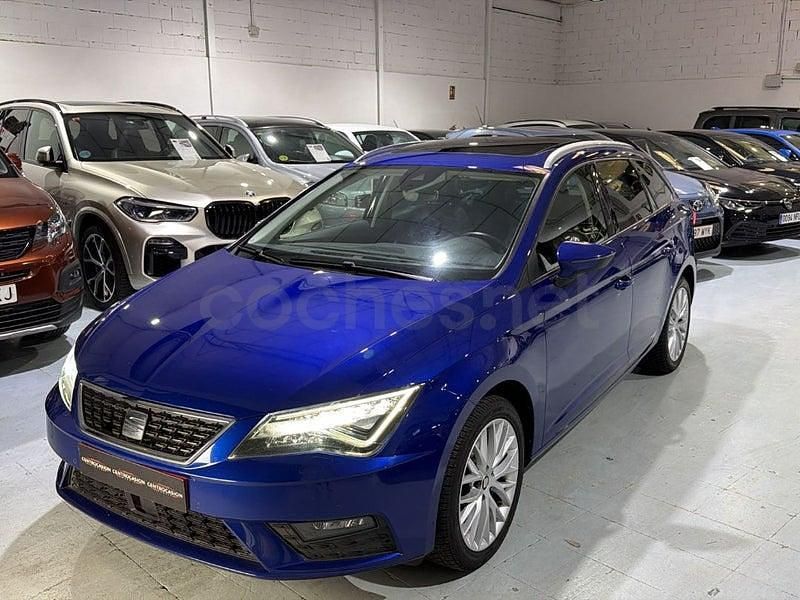 Usado Seat Leon Style 115 CV (84 kW) 2020 Azul Familiar