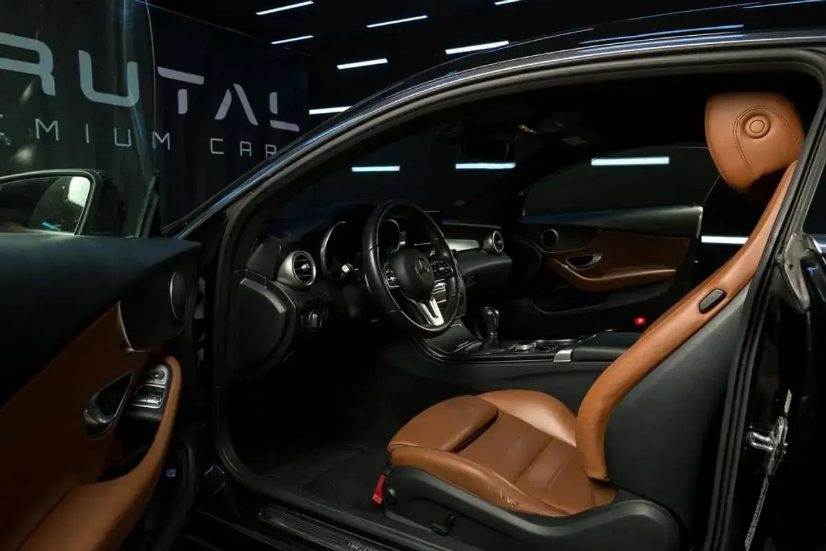Usado Mercedes C220 170 CV (125 kW) 2019 Negro Coupe