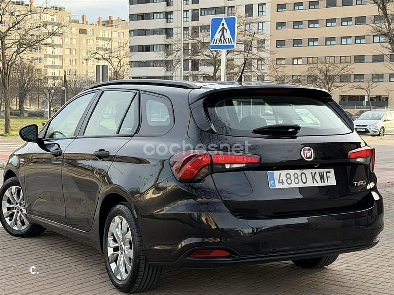 Usado Fiat Tipo Lounge 120 CV (88 kW) 2018 Negro Familiar