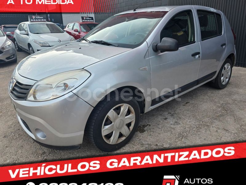 Gris / plata Usado 2011 Dacia Sandero Lauréate Utilitario | 4500 € (Precio justo) - Imagen 1/4