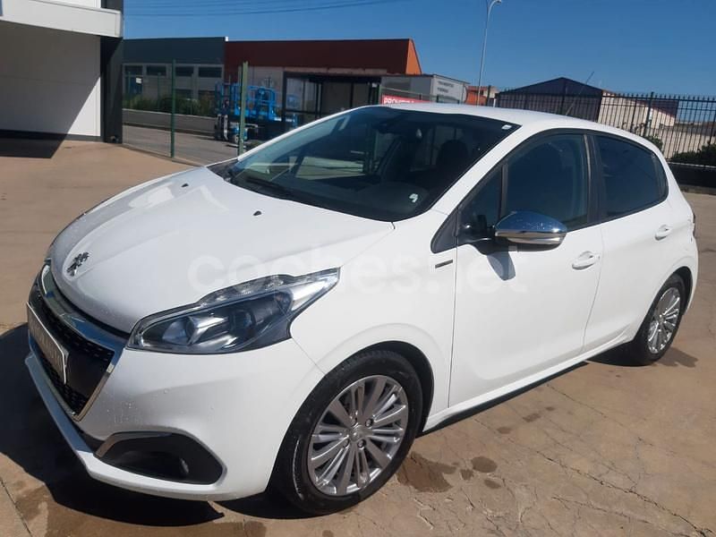 Blanco Usado 2019 Peugeot 208 Signature Sky Utilitario | 8900 € (Super precio) - Imagen 1/4