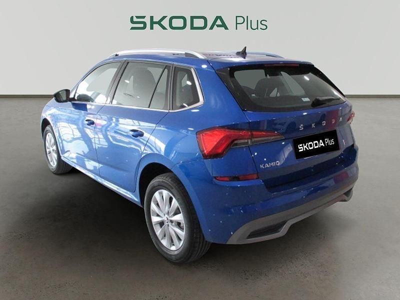 Usado Skoda Kamiq Ambition 110 CV (80 kW) 2021 Azul SUV