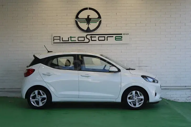 Usado Hyundai i10 67 CV (49 kW) 2022 Blanco Utilitario