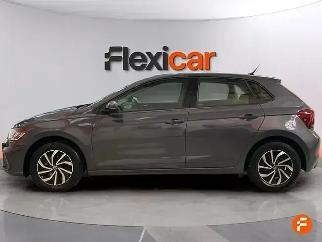 Usado VW Polo 95 CV (69 kW) 2023 Gris Utilitario