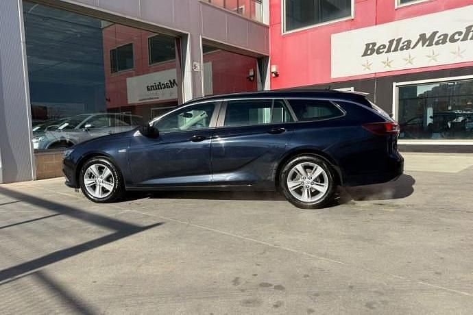 Usado Opel Insignia Selective 136 CV (100 kW) 2019 Azul Familiar