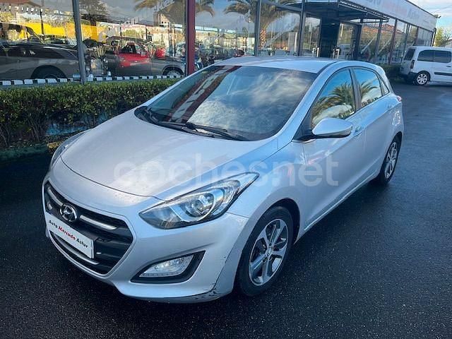 Gris / plata Usado 2015 Hyundai i30 Berlina | 5900 € (Precio justo) - Imagen 1/4