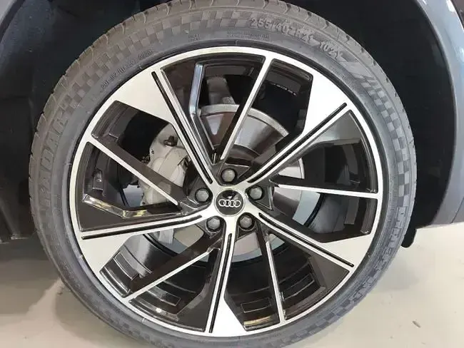 Usado Audi Q5 Advanced Plus 204 CV (150 kW) 2022 Negro SUV