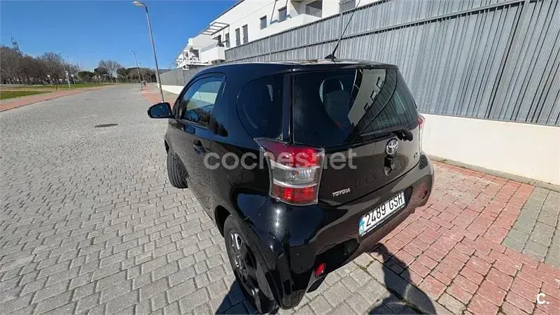 Usado Toyota iQ 68 CV (50 kW) 2009 Negro Utilitario