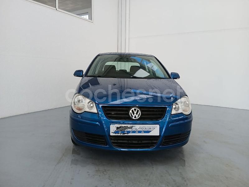 Usado VW Polo Advance 75 CV (55 kW) 2006 Azul Berlina
