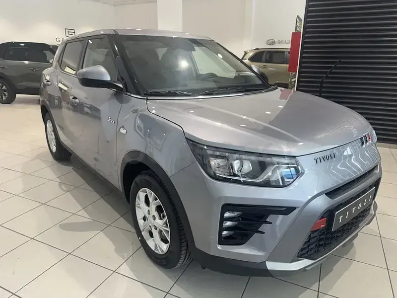 Nuevo KGM Tivoli 135 CV (99 kW) 2026 Gris / plata SUV