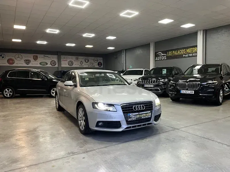 Usado Audi A4 143 CV (105 kW) 2012 Gris / plata Berlina