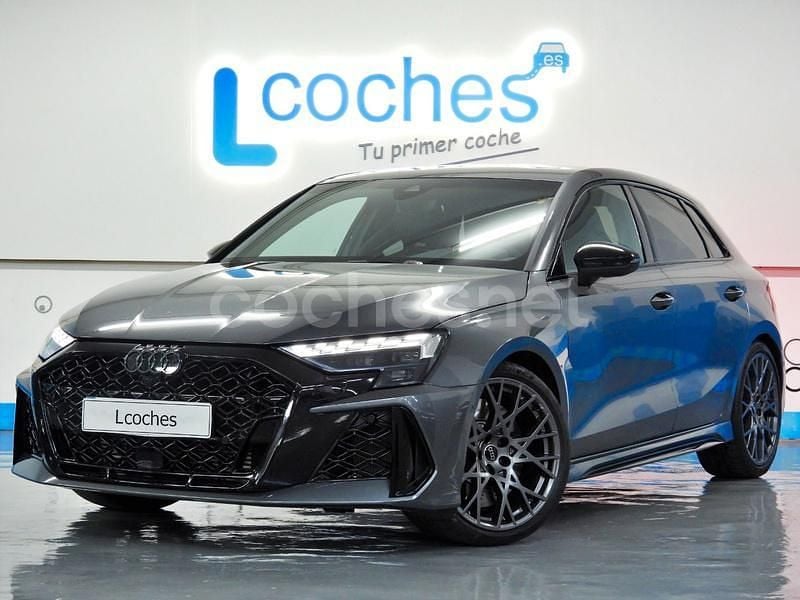 Usado Audi RS3 400 CV (294 kW) 2025 Gris / plata Berlina