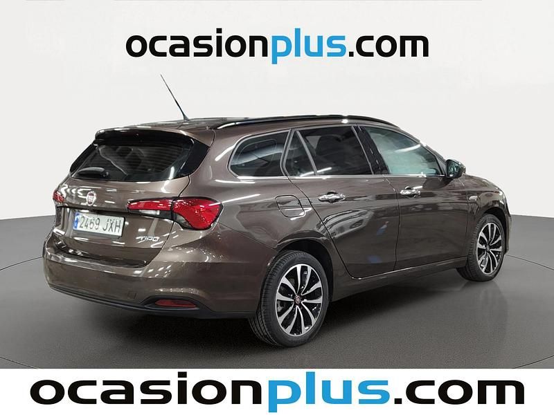 Usado Fiat Tipo Lounge 120 CV (88 kW) 2017 Marrón Familiar