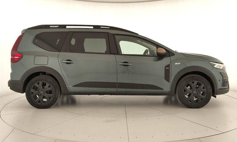 Usado Dacia Jogger Extreme 91 CV (66 kW) 2025 Verde Monovolumen