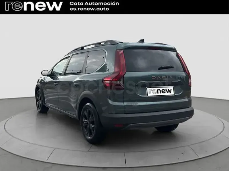 Usado Dacia Jogger Extreme 140 CV (102 kW) 2025 Verde Monovolumen