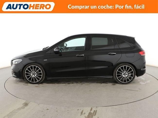 Usado Mercedes B180 AMG line 136 CV (100 kW) 2020 Negro Monovolumen