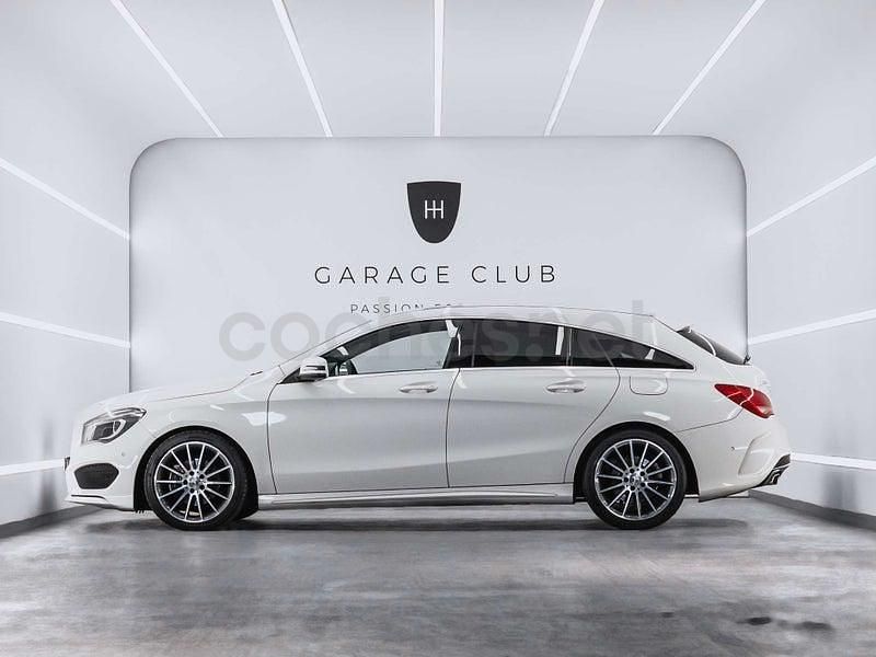 Usado Mercedes CLA200 Shooting Brake AMG line 136 CV (100 kW) 2016 Blanco Familiar