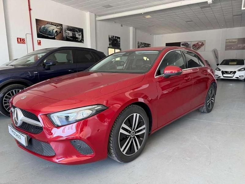 Usado Mercedes A180 136 CV (100 kW) 2021 Burdeos Utilitario