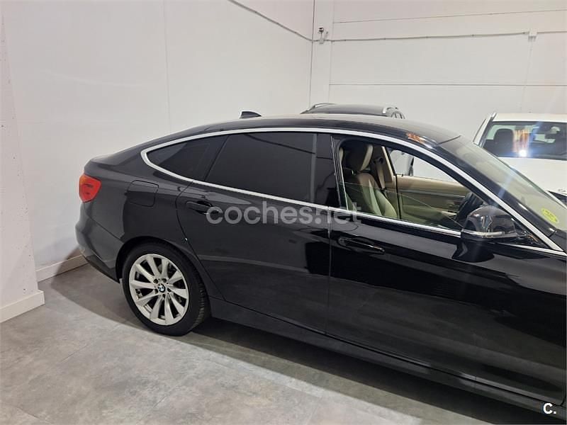 Usado BMW 318 Gran Turismo 143 CV (105 kW) 2013 Negro Berlina