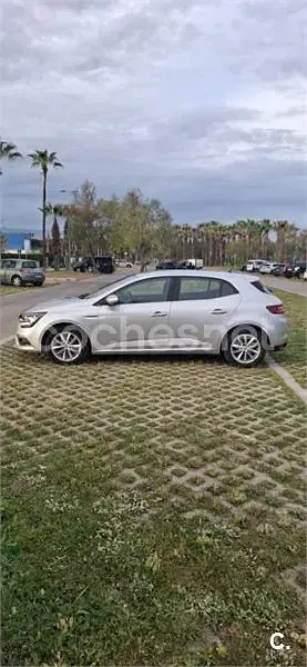 Usado Renault Mégane Business 115 CV (84 kW) 2018 Gris / plata Berlina