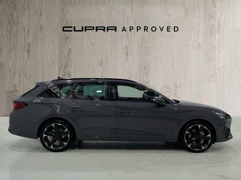 Usado Cupra Leon 150 CV (110 kW) 2023 Gris / plata Familiar