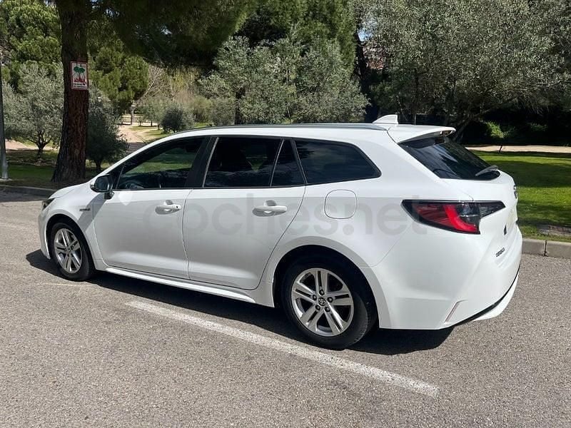 Usado Toyota Corolla Active 122 CV (89 kW) 2021 Blanco Familiar