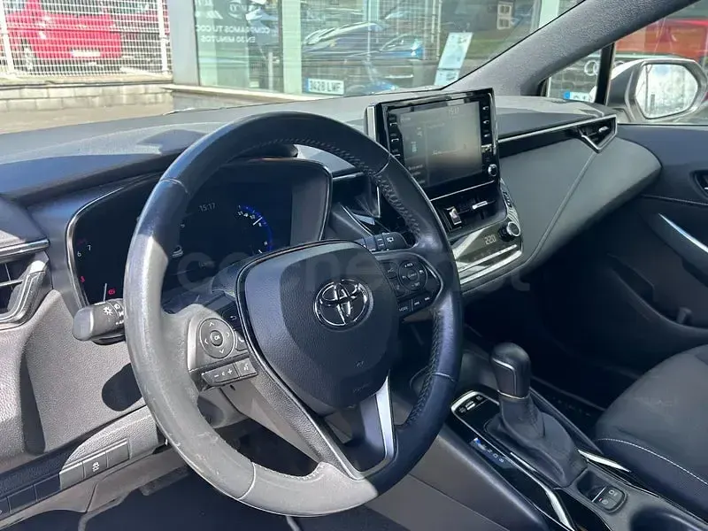 Usado Toyota Corolla Active 122 CV (89 kW) 2021 Blanco Familiar