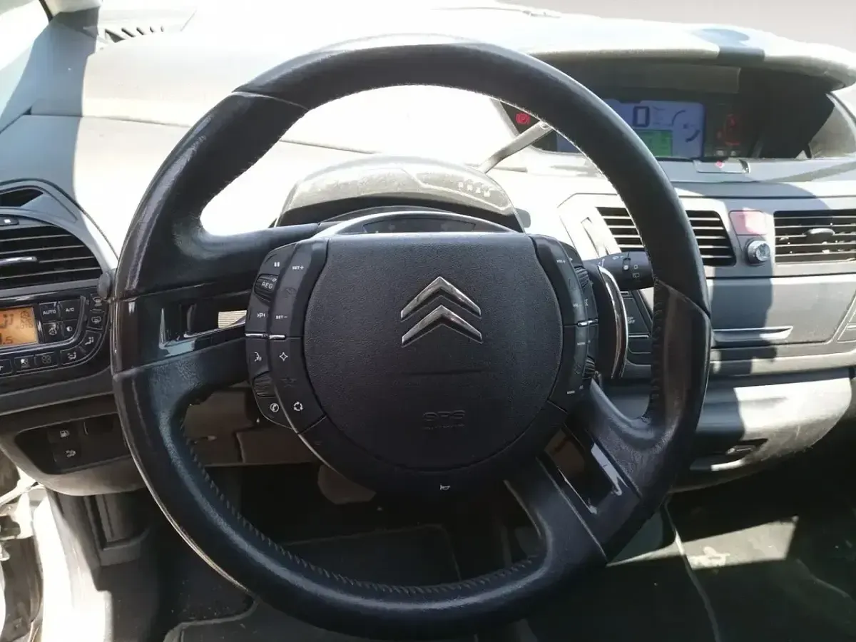 Usado Citroën C4 Exclusive 137 CV (100 kW) 2009 Gris Utilitario
