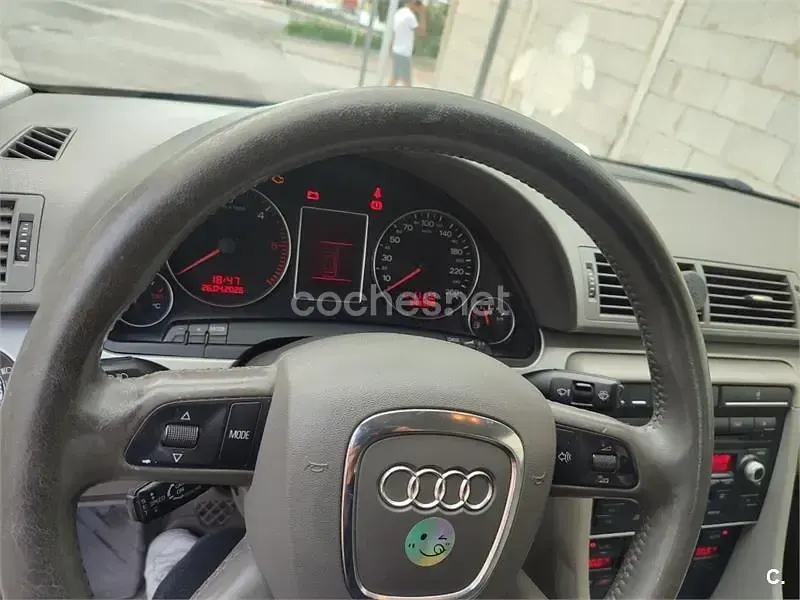Occasion Audi A4 140 PK (102 kW) 2006 Grijs Sedan