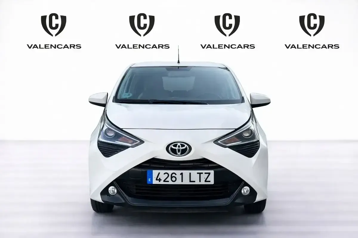 Usado Toyota Aygo X-clusiv 72 CV (52 kW) 2021 Blanco Utilitario