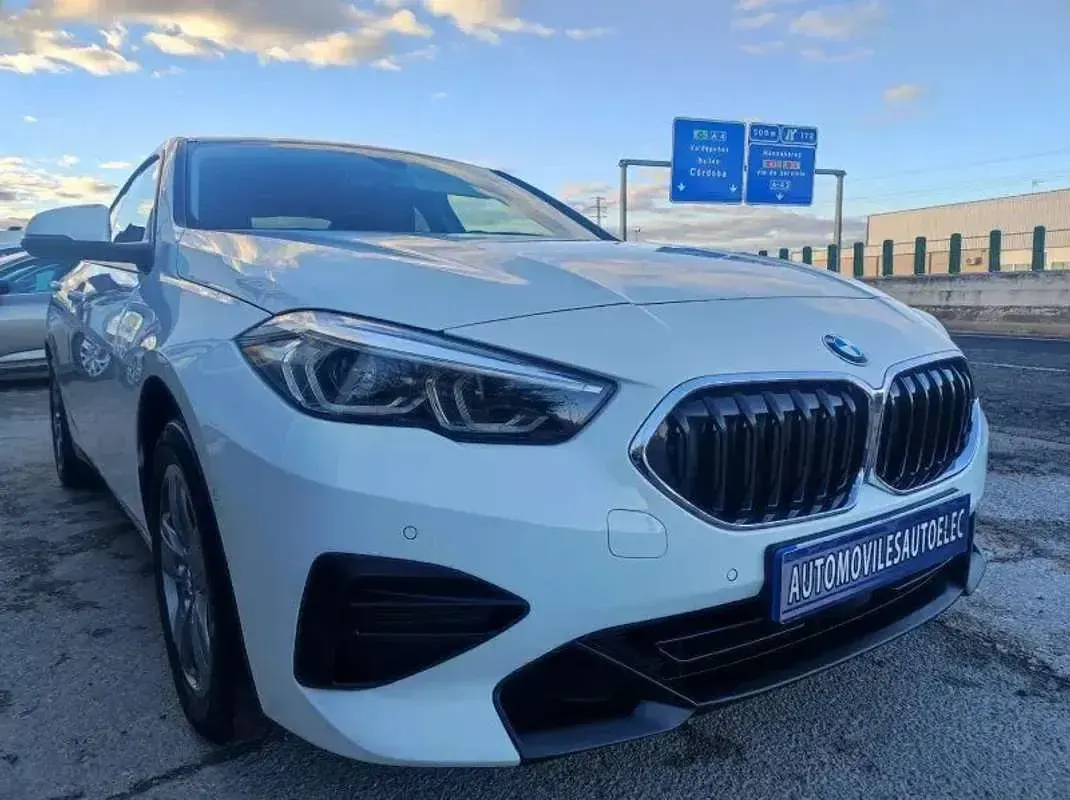 Usado BMW 116 116 CV (85 kW) 2021 Blanco Utilitario